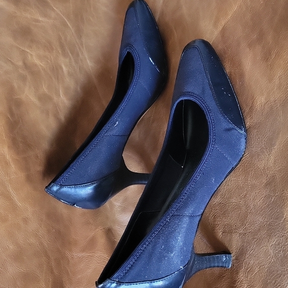 **Removing 6/30**Joan & David Vegan Leather and Fabric Pumps - Picture 3 of 10